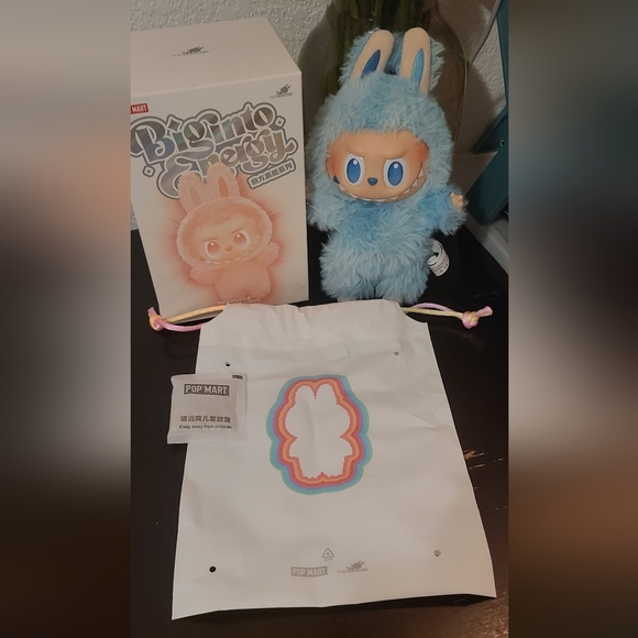 POP MART THE MONSTERS - Big IntoEnergy, HOPE (Blue Labubu) - Picture 2 of 5